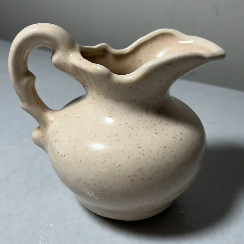Vintage Ceramic Pitcher and Bowl Set with Daisy Floral Design on Front - Picture 6 of 10